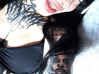 id0ntbitemuchh live webcam thumbnail