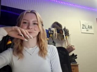 ilianamessersmith live webcam thumbnail