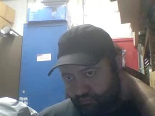 ill_cum_in_ya live webcam thumbnail