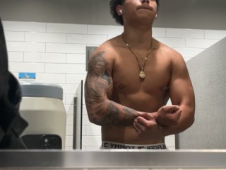ilov3bigbootylatinas live webcam thumbnail