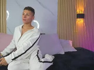 im_angelpreston live webcam thumbnail