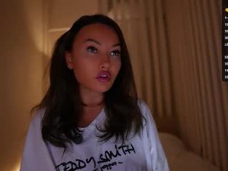 im_milla live webcam thumbnail