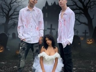 Innocent_Looks live webcam thumbnail