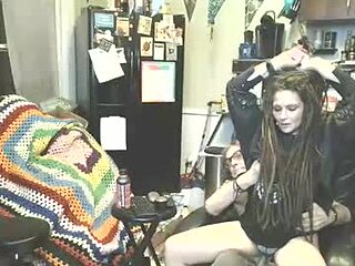 in_the_garden_of_eaten live webcam thumbnail