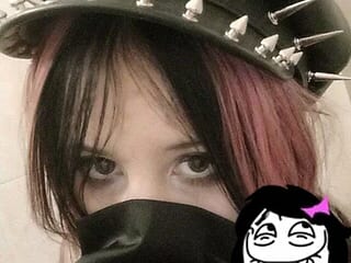 IronicBuckle live webcam thumbnail