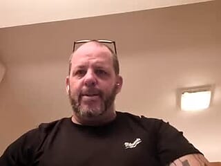 irishanimal61178 live webcam thumbnail