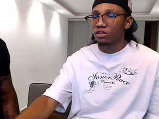 ironbrohood live webcam thumbnail
