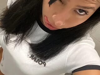 Isabel_stone3 live webcam thumbnail