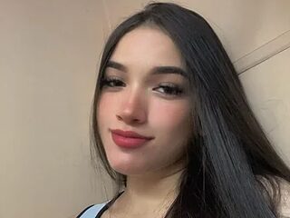 IsabellaDubois_ live webcam thumbnail