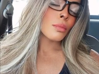 IsabellaEstrela live webcam thumbnail