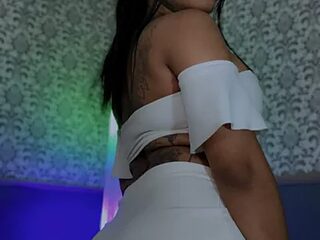 Isabella_Rosewood live webcam thumbnail