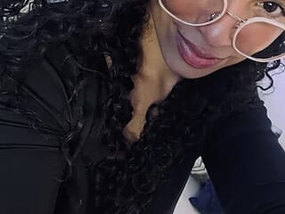 Isabella_Sophia19 live webcam thumbnail