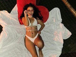 Isabella_Stark live webcam thumbnail