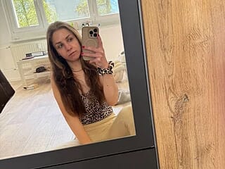 Isabella_honey live webcam thumbnail