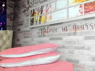 isabela_gomez3 live webcam thumbnail