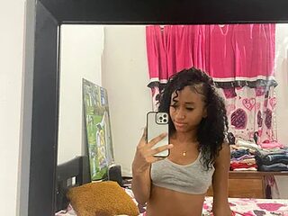 isabella__09 live webcam thumbnail