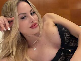 itsmemayarose live webcam thumbnail