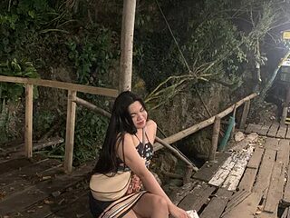 Ivory_Kat2 live webcam thumbnail