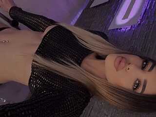 IvyLustt live webcam thumbnail