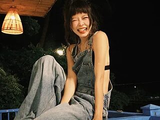 IvyMiss102 live webcam thumbnail