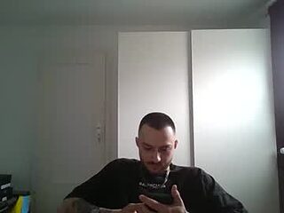 ivan1823 live webcam thumbnail