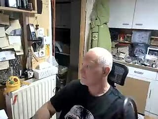 iwalknaked live webcam thumbnail
