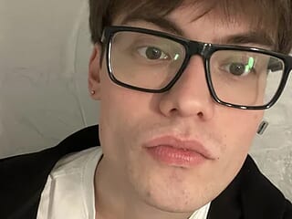 JadeNoiiir live webcam thumbnail