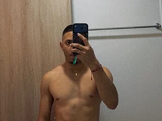 Jader_Cassamir live webcam thumbnail
