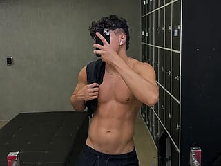 James_07boy live webcam thumbnail