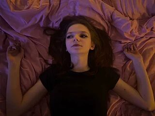 JanelleTeklu live webcam thumbnail