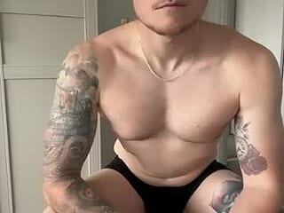jameswood9768 live webcam thumbnail