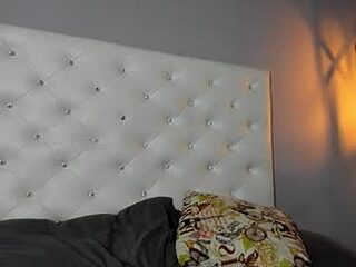 jara_chick live webcam thumbnail