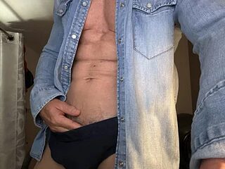 jeans466 live webcam thumbnail