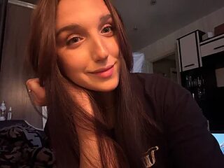 jenniferwalkers live webcam thumbnail