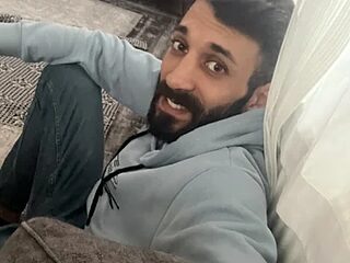 jigolo0ooo live webcam thumbnail