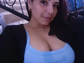 JOHANA_33 live webcam thumbnail