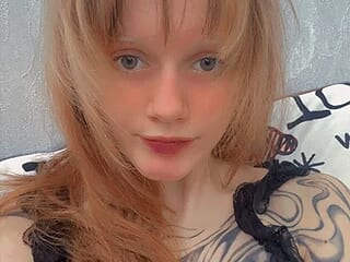 JoanneMcauly live webcam thumbnail