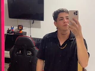 Johannes_mills69 live webcam thumbnail