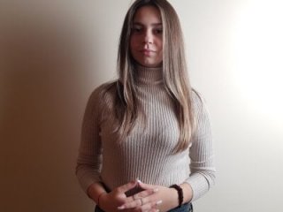 JolynnLavelli live webcam thumbnail