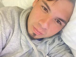 Jonathan9920 live webcam thumbnail
