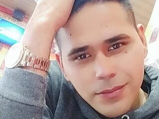 Joselatino23 live webcam thumbnail