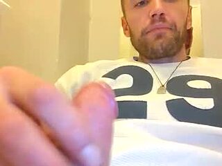 johngiaver3 live webcam thumbnail