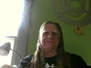 johnnieq1971 live webcam thumbnail