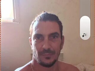 joliecu live webcam thumbnail