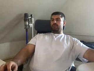 jonbigger237145 live webcam thumbnail