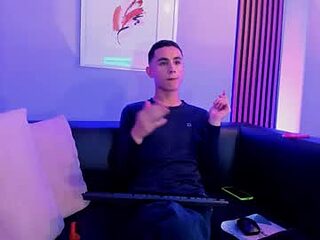 jostyn_rous live webcam thumbnail