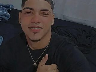 josue23cm live webcam thumbnail