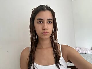 JuliaPierce live webcam thumbnail