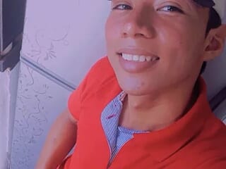 Juliogonz09 live webcam thumbnail