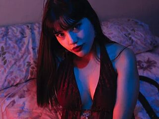 JuneVelvet live webcam thumbnail